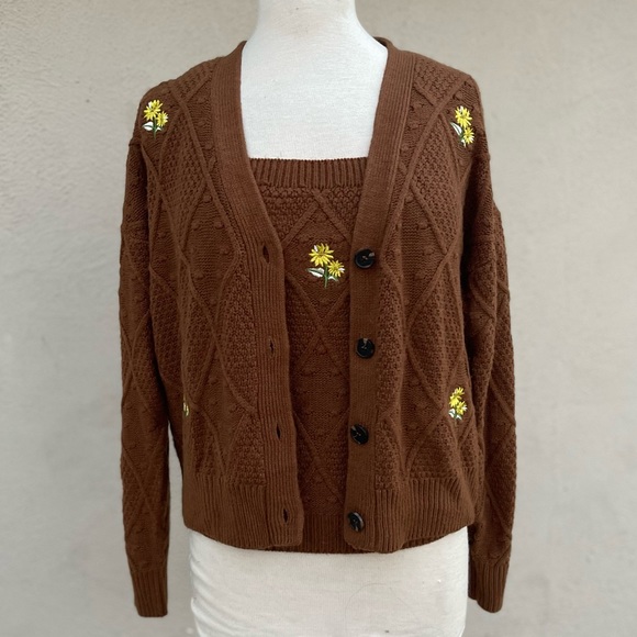 Ally Mae Brown matching Floral Embroidered Sunflower Button Cardigan and tank - Picture 6 of 9